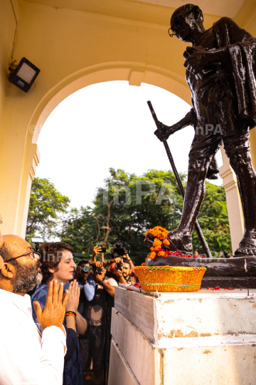  Priyanka Gandhi Vadra, 'Maun Vrat' in Lucknow