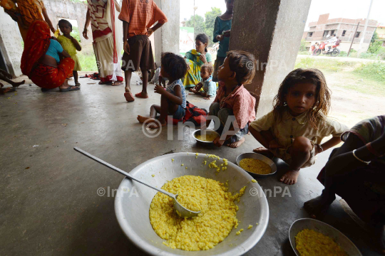 22 children die after eating free meal at Indian school 