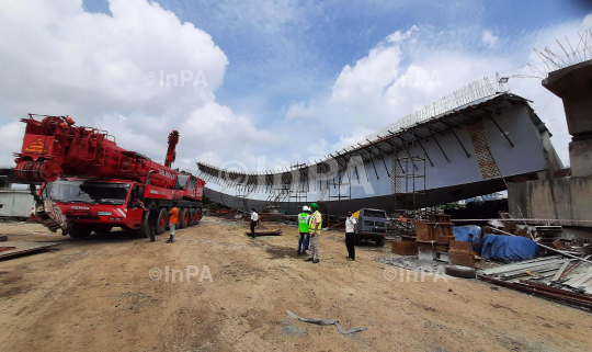 Bridge collapsed in Mumbai