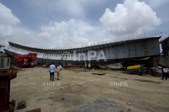 Bridge collapsed in Mumbai