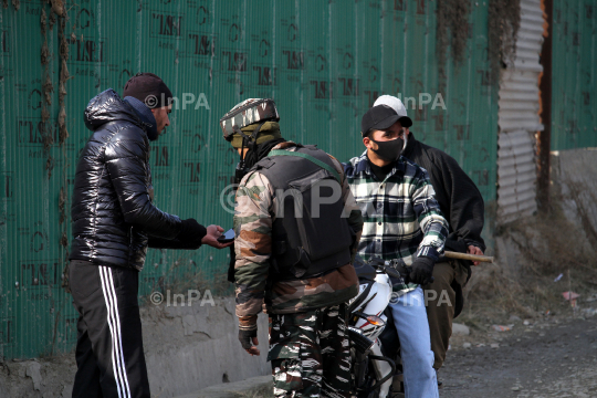CRPF trooper's rifle snatched in Pulwama's Rajpora area