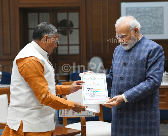 Dharmveer Prajapati with Narendra Modi 