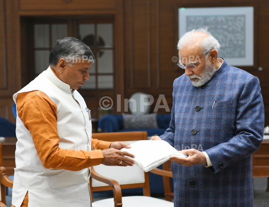 Dharmveer Prajapati with Narendra Modi 