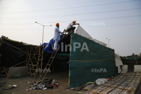 Farmers winding up after ending protest