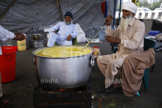 Farmers winding up after ending protest