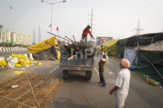 Farmers winding up after ending protest