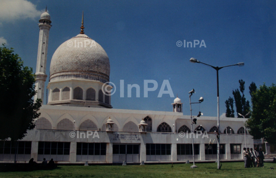 Hazratbal Dargah