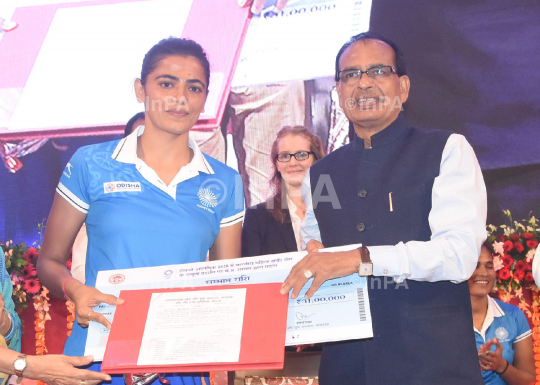 Hockey players Savita Puniya & Cm Shivraj singh Chouhan
