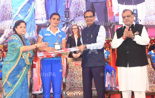 Hockey players Savita Puniya & CM Shivraj singh Chouhan