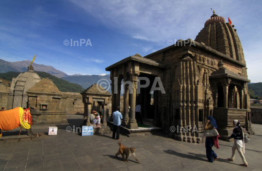 INPA03121129