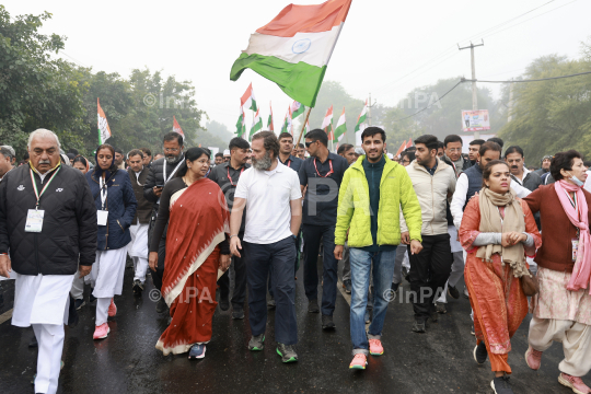 Kanimozhi with Rahul Gandhi 