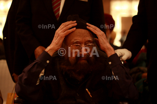 Khushwant Singh, journalist and writer, dies at 99