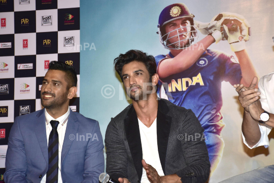 Mahendra Singh Dhoni, Sushant Singh Rajput