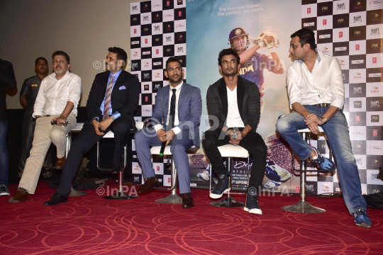 Mahendra Singh Dhoni, Sushant Singh Rajput