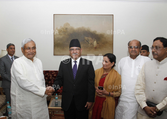 Nitish Kumar with Pushpa Kamal Dahal 'Prachanda'