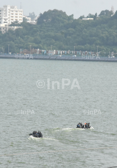 NSG commandos conduct drill in lake