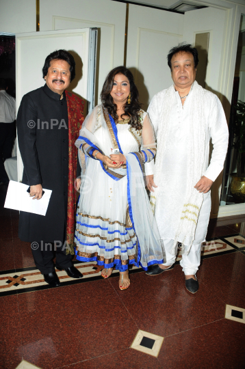 Pankaj Udhas, Mitali Singh & Bhupinder Singh