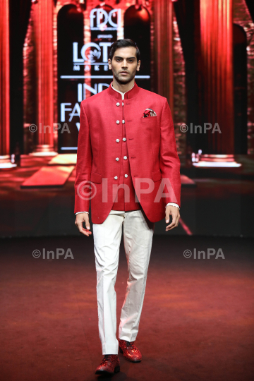 Phygital Lotus Make-Up India Fashion Week Spring Summer 2021