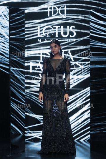 Phygital Lotus Make-Up India Fashion Week Spring Summer 2021