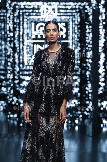 Phygital Lotus Make-Up India Fashion Week Spring Summer 2021