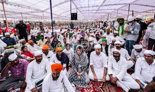 Priyanka Gandhi paying tributes to Lakhimpur Kheri martyrs