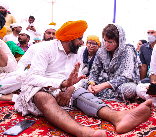 Priyanka Gandhi paying tributes to Lakhimpur Kheri martyrs