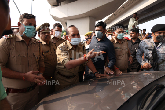 Priyanka Gandhi: stopped and detained by UP Police 