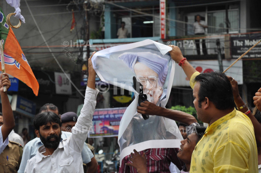 Protest against killing of five Indian soldiers