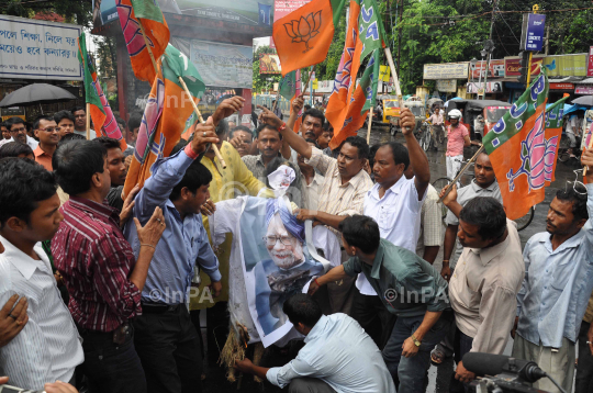 Protest against killing of five Indian soldiers