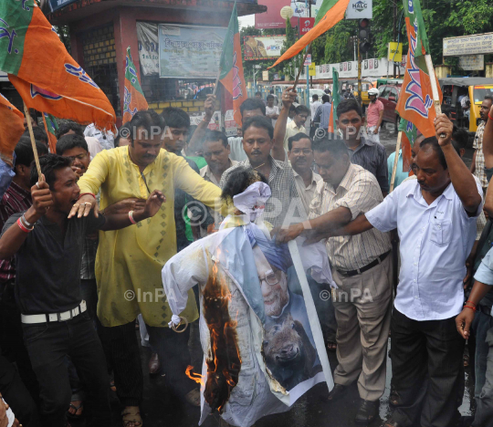Protest against killing of five Indian soldiers