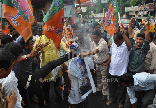 Protest against killing of five Indian soldiers