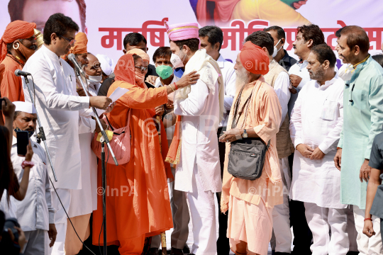 Rahul Gandhi participates in Valmiki Jayanti 