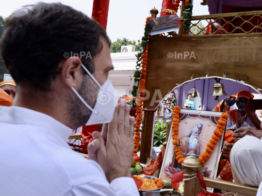 Rahul Gandhi participates in Valmiki Jayanti 