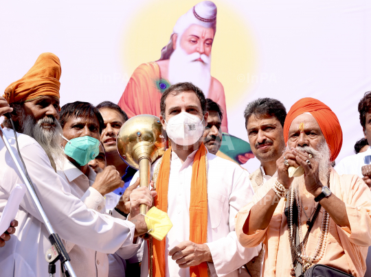 Rahul Gandhi participates in Valmiki Jayanti 