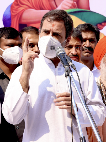 Rahul Gandhi participates in Valmiki Jayanti 