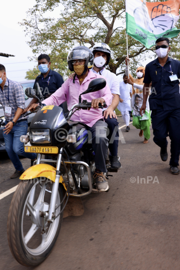 Rahul Gandhi taking a ride on Goa