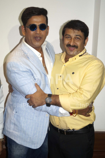Ravi Kishen with Manoj Tiwari 