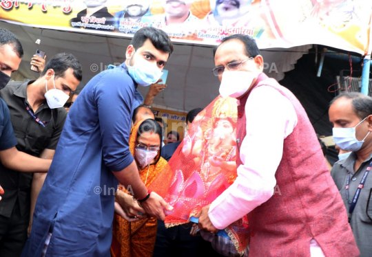 Shivraj singh Chouhan with son