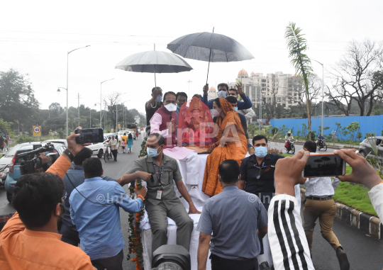 Shivraj singh Chouhan with wife