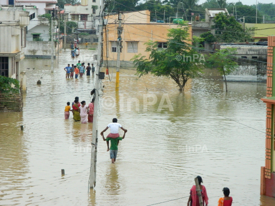 Some areas of Burdwan Town in under water due to rain on wednesday. Some hut also collapsed due to rain water. Burdwan Town observed 92 Millimeter rainfall during last 24 hours (10)