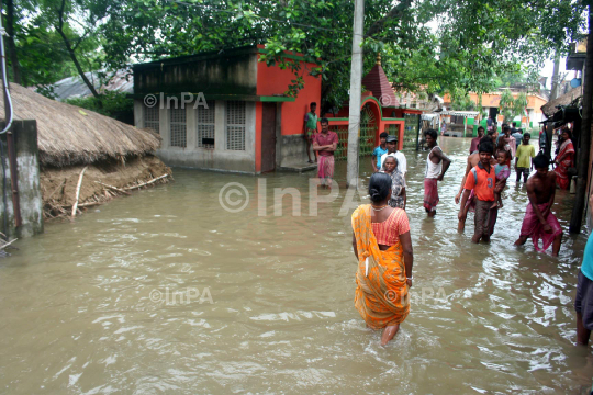 Some areas of Burdwan Town in under water due to rain on wednesday. Some hut also collapsed due to rain water. Burdwan Town observed 92 Millimeter rainfall during last 24 hours (18)