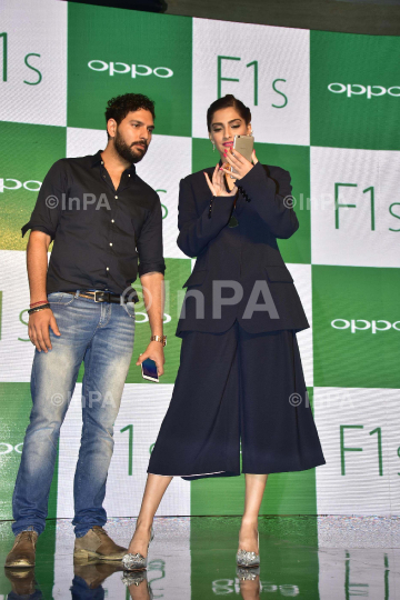 Sonam Kapoor with Yuvraj Singh