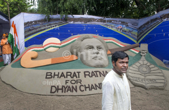 Sudarsan Pattnaik demands Bharat Ratna for Dhyan Chand