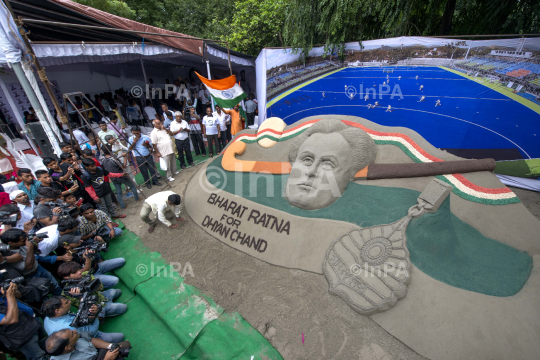 Sudarsan Pattnaik demands Bharat Ratna for Dhyan Chand