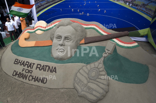 Sudarsan Pattnaik demands Bharat Ratna for Dhyan Chand