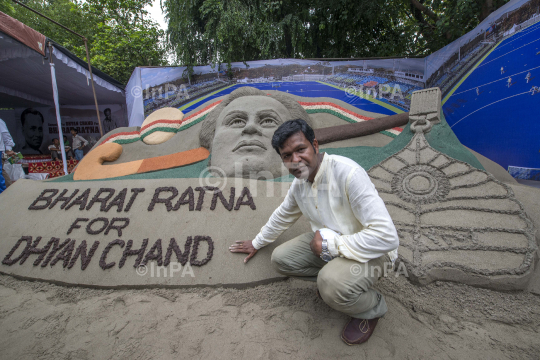 Sudarsan Pattnaik demands Bharat Ratna for Dhyan Chand