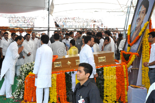 Vilasrao Deshmukh funeral in Latur