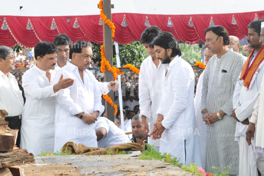 Vilasrao Deshmukh funeral in Latur