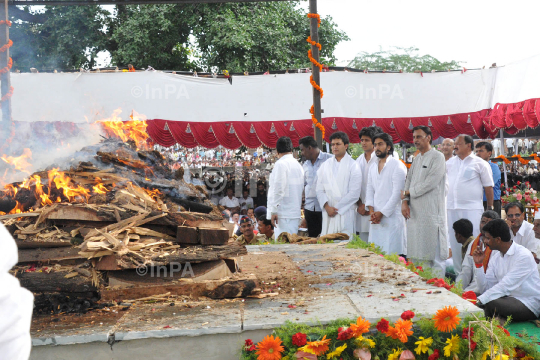 Vilasrao Deshmukh funeral in Latur
