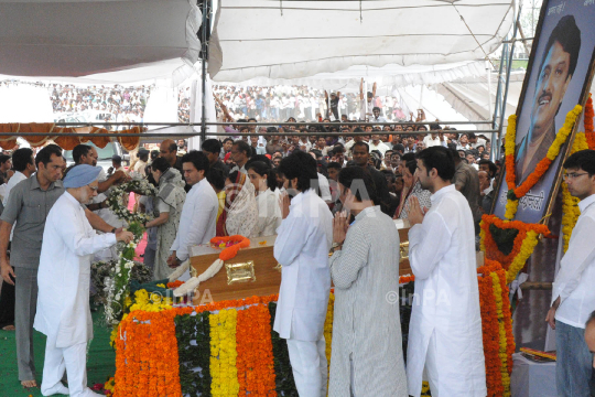 Vilasrao Deshmukh funeral in Latur